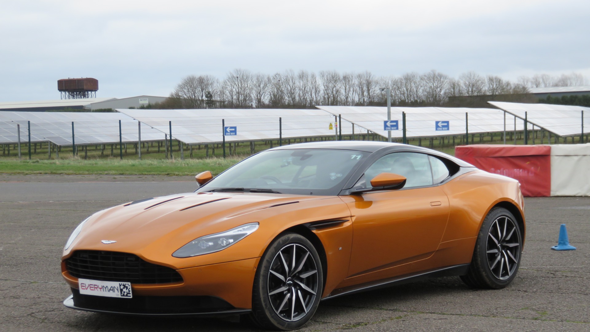 Aston Martin Vantage
